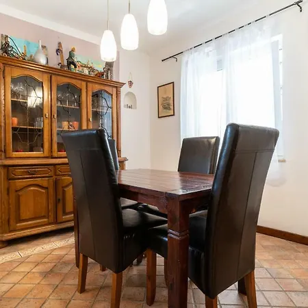Three Bedroom Apartment H1 * Rovinj
