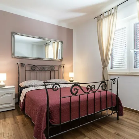 Three Bedroom Apartment H1 شقة